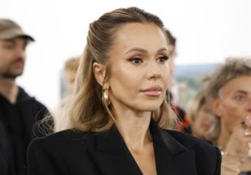 Opowiedziała o pierwszym seksie. Straciła dziewictwo z kobietą