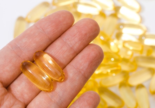 Suplementy z omega-3 łykamy masowo. Eksperci: nie dają efektu, ryzyko dla serca