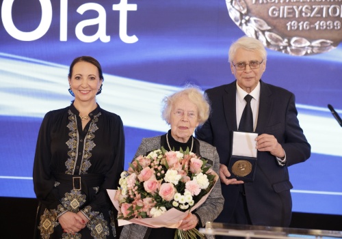 Prof. Ewa Chojecka laureatką Nagrody im. prof. Aleksandra Gieysztora