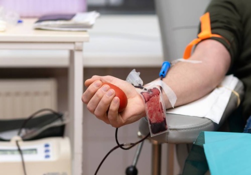 Honorowy dawca krwi może dostać nawet 1 tys. zł. Taki jest warunek