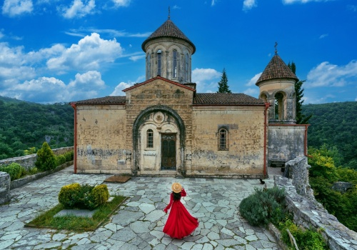 Wycieczka do Gruzji za 979 PLN 🇬🇪✨🍷 Kutaisi w czerwcu z Warszawy 😍