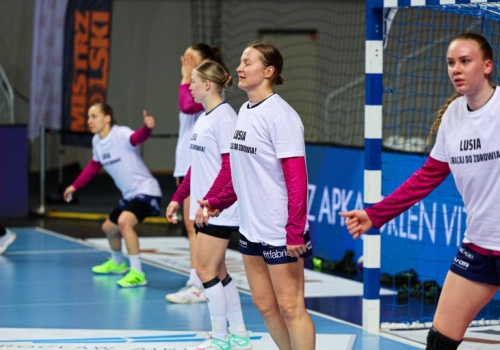 Piłka ręczna. Mistrz Polski pokonany! Piotrcovia zagrała dla Lucyny Sobeckiej