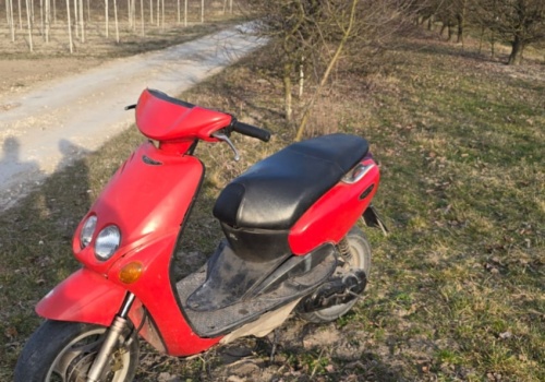 Pościg za nietrzeźwym motorowerzystą w Kolczynie. 41-latek stanie przed sądem