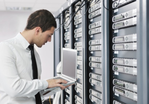 Przetarg: 15 mln zł za 70 serwerów, oferty 38 – 48 mln zł