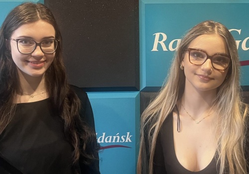 „Razem z nami, dziewczynami”. Uczennice ze Słupska tworzą przestrzeń do rozmowy o zdrowiu i potrzebach kobiet