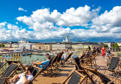 To najbardziej szczęśliwy kraj świata. Widać też awans Polski