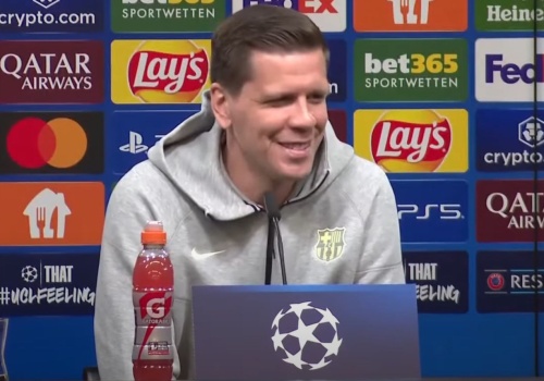 Tłumaczy, skąd te okrzyki. 