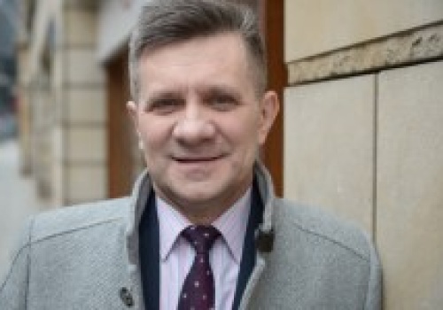 Wyrzucony z PiS senator rozchwytywany. 