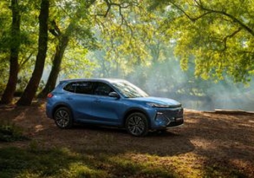 Komfort segmentu D w bryle kompaktowego SUV-a. Geely kusi rekordowo przestronnym wnętrzem