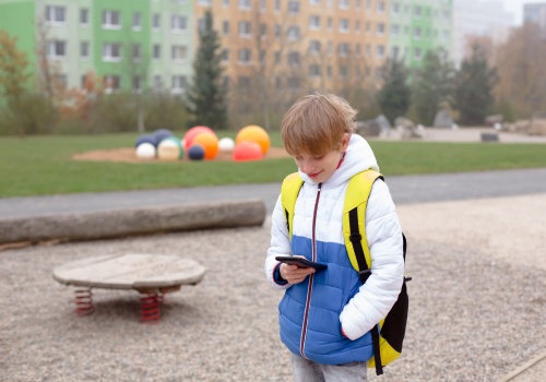 Kupiła dziecku telefon. Matka: 