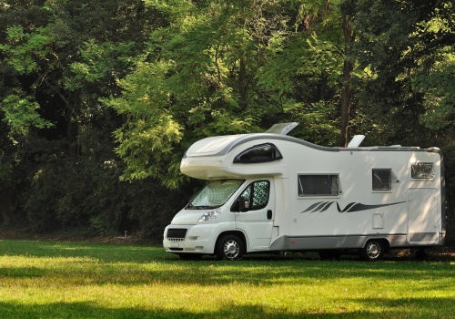 Niemieckie kampery – jakość, która przyciąga miłośników caravaningu