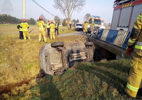 Dachowanie pojazdu na  DW 444