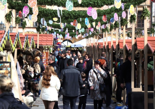 Mały Rynek znów przyciąga tłumy. W Krakowie ruszył Kiermasz św. Józefa