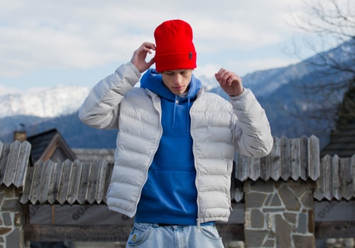 Czapka beanie na co dzień – dlaczego ten fason wciąż nie wychodzi z mody?