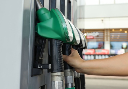 Paliwowy alarm w Europie. Rząd sięga po limity tankowania