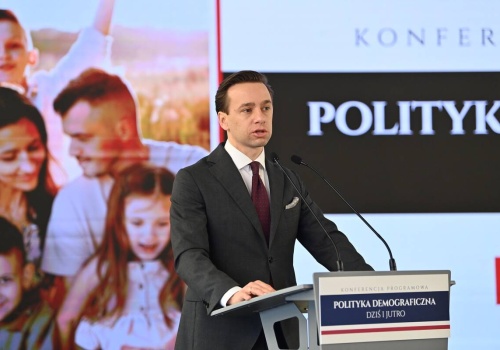 Krzysztof Bosak: Instytucje państwowe powinny kontrolować żywność, a nie papiery