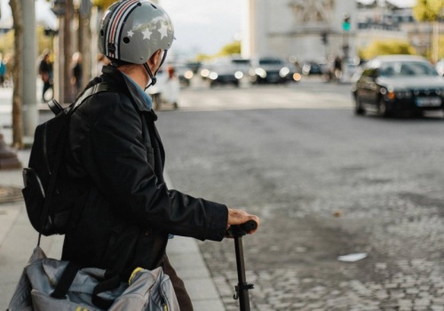 Potrącił 13-latka i oskarżył kobietę, która ratowała dziecko. Szokujące sceny w Warszawie