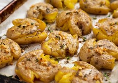 Najpierw gotuję, a potem piekę. Idealne ziemniaki do obiadu