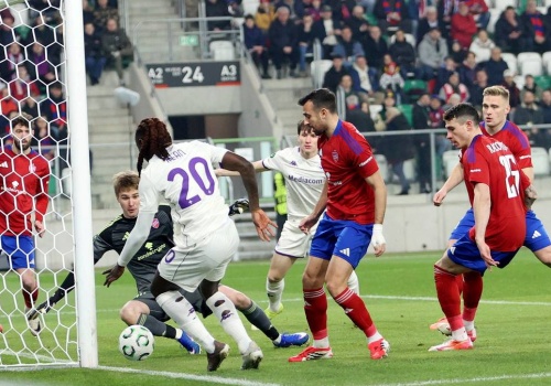 Raków Częstochowa - Fiorentina. Skrót meczu Ligi Konferencji (WIDEO)