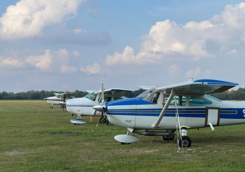Pilot dostrzegł dym. Zaalarmował strażaków o pożarze lasu i naprowadzał ich na miejsce