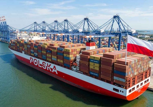 Polska bandera – trzy dekady zaniechań wbrew oczekiwaniom społecznym