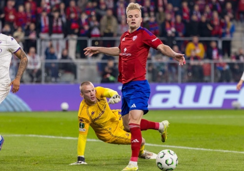 Raków postawił się Fiorentinie. Po pechowym rykoszecie wszystko się posypało