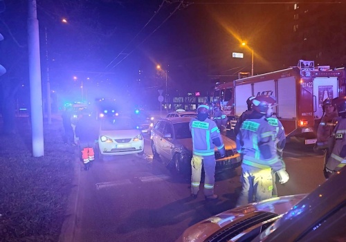 Jechał przez Lublin po pijanemu, nie zauważył stojących aut. Rozbił Audi, Seata, Volvo, Toyotę i Hondę