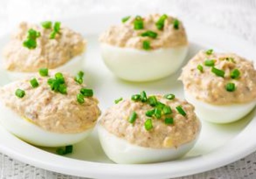 Robię śniadaniowy klasyk PRL-u i faszeruję nim jajka. Wychodzą 100 razy smaczniejsze niż w majonezie