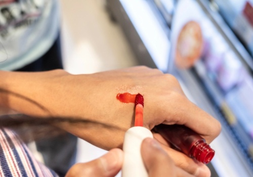 Nowe przepisy dotyczące kosmetyków. Cześć z nich może zniknąć ze sklepów