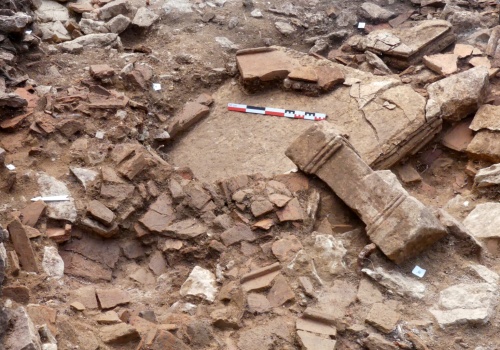 Pradawne sanktuarium było miejscem odprawiania rytuałów. Zwykli mieszkańcy Galii nie mieli do niego wstępu