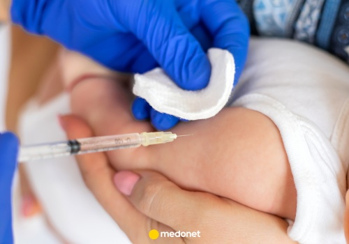 NFZ zapowiada nowe zasady szczepień dla niemowląt. 