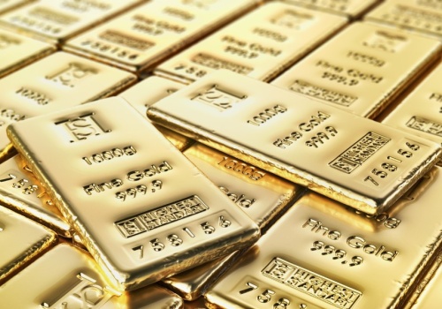 Złoto i srebro spadły do najniższego poziomu od miesiąca. Dlaczego wojna z Iranem nie podnosi cen metali szlachetnych