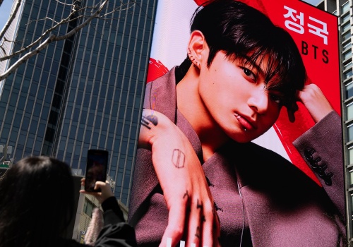 BTS wraca po czterech latach przerwy. Polscy fani czekają na koncert na żywo na Netflixie