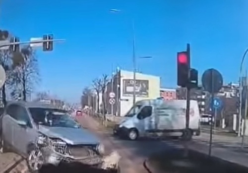 Kierowca ciężarówki wymusił pierwszeństwo