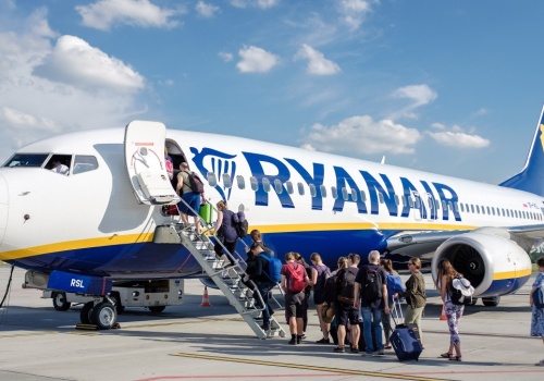 Ryanair wzywa pasażerów. Tych przedmiotów nie zabierajcie do samolotu