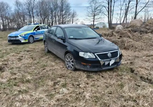 Zostawił auto i uciekł do lasu. Myślał, że uniknie kary, teraz grozi mu 5 lat więzienia