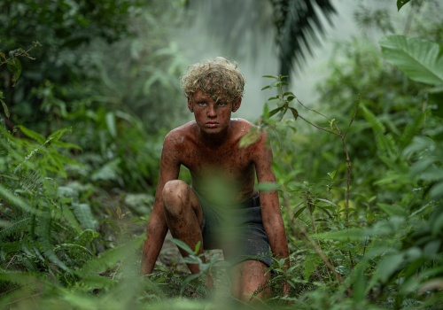 Władca much – recenzja serialu. Chłopcy, którzy za szybko przestali być dziećmi