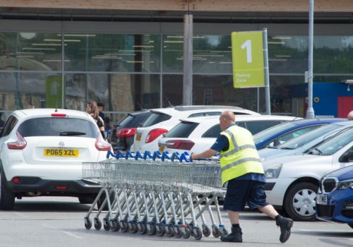 Parking przy supermarkecie za 70 euro. Burza przy granicy z Niemcami