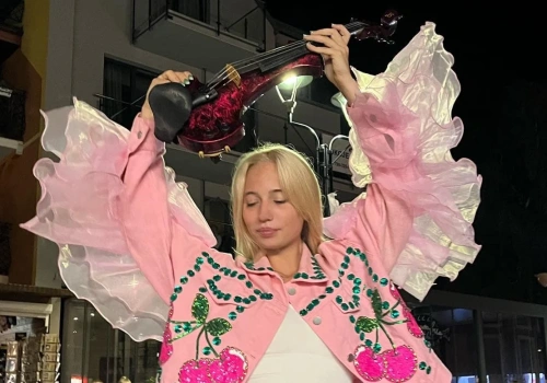 Sandra Cygan i skrzypce w hicie Weekend. Wideo podbija sieć