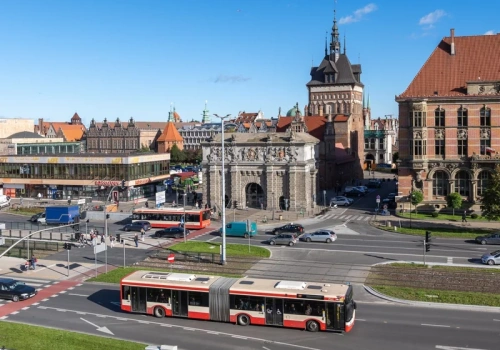 Pasażerka autobusu miejskiego straciła nogę. Policja prosi o pomoc
