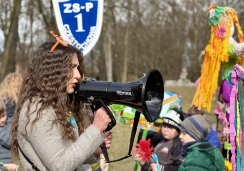 „W poszukiwaniu wiosny – blisko natury”. Barwny korowód przeszedł przez centrum miasta