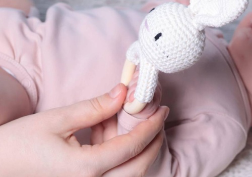 Dzieci urodzone w tych miesiącach zaczynają życie z przewagą. Jest im łatwiej