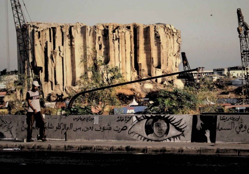 Siedzimy w górach, ze spokojem obserwując rakiety spadające na Bejrut