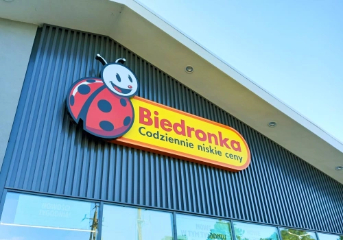 Biedronka celuje w e-grocery. Dostawy mają być dostępne z każdego sklepu