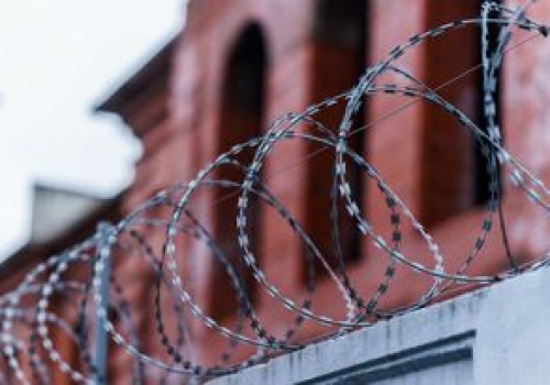 Drut kolczasty wokół Filtrów Warszawskich. Mieszkańcy oburzeni