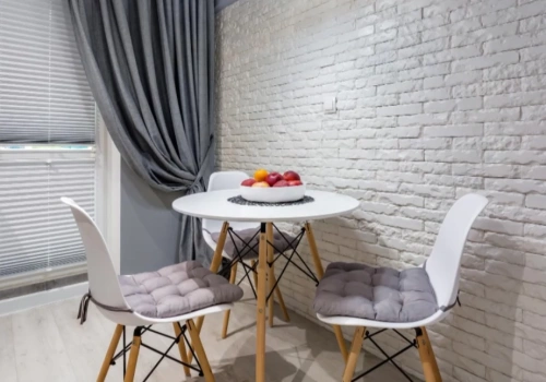 Ozdobna cegła na ścianie w małym mieszkaniu – gdzie będzie wyglądać najlepiej?