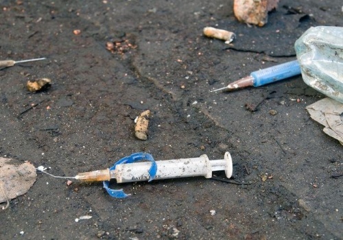 Radni KO chcą budowy nowego ośrodka dla uzależnionych w Warszawie. Wskazano lokalizację