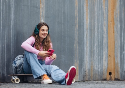 Pokolenie Z ma ponad pół miliarda złotych długu. Winna presja konsumpcyjna?