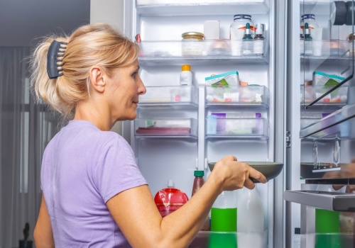 Miseczka z solą w lodówce działa jak cud, ale to czysta nauka