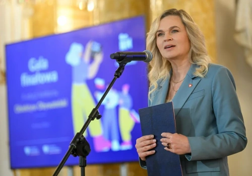 Wakacje zostaną przesunięte? Wśród nauczycieli wrze, MEN reaguje